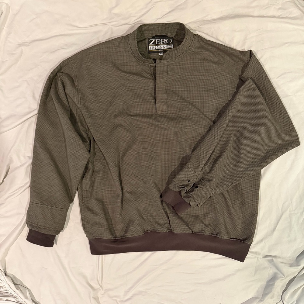 Men's brown lightweight golf pullover